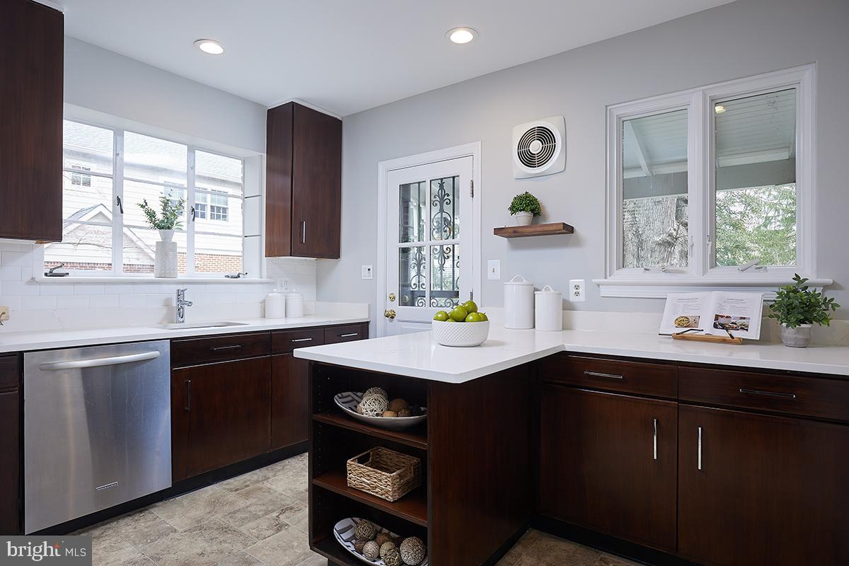 4617 36th Street Northwest Washington, DC 20008 - Photo 19 of 57