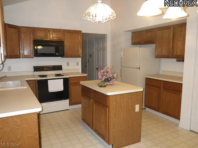 1298 Rae Road Lyndhurst, OH 44124 - Photo 3 of 25