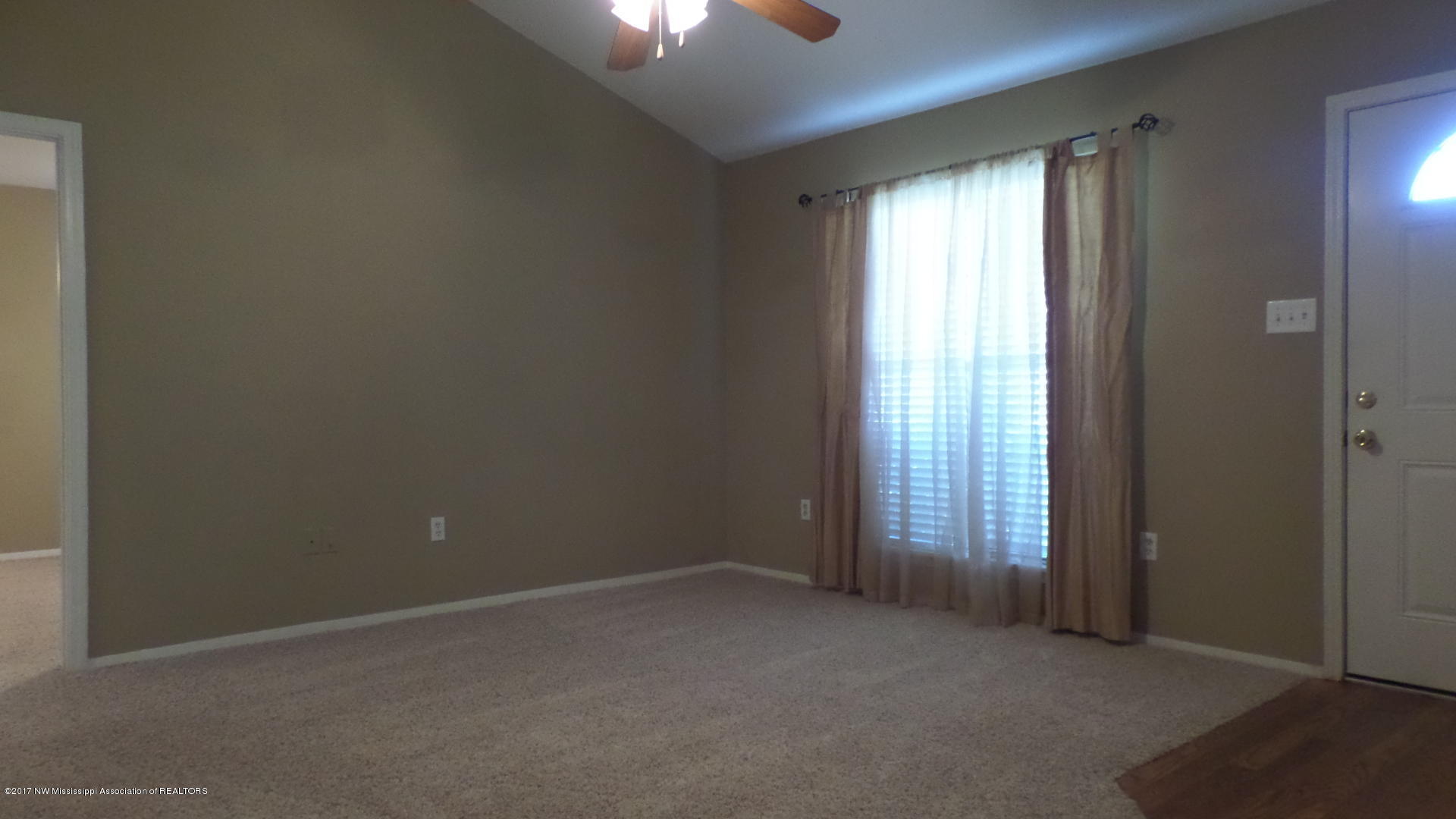 6305 Walnut Grove Road Horn Lake, MS 38637 - Photo 2 of 10 SAM_8772