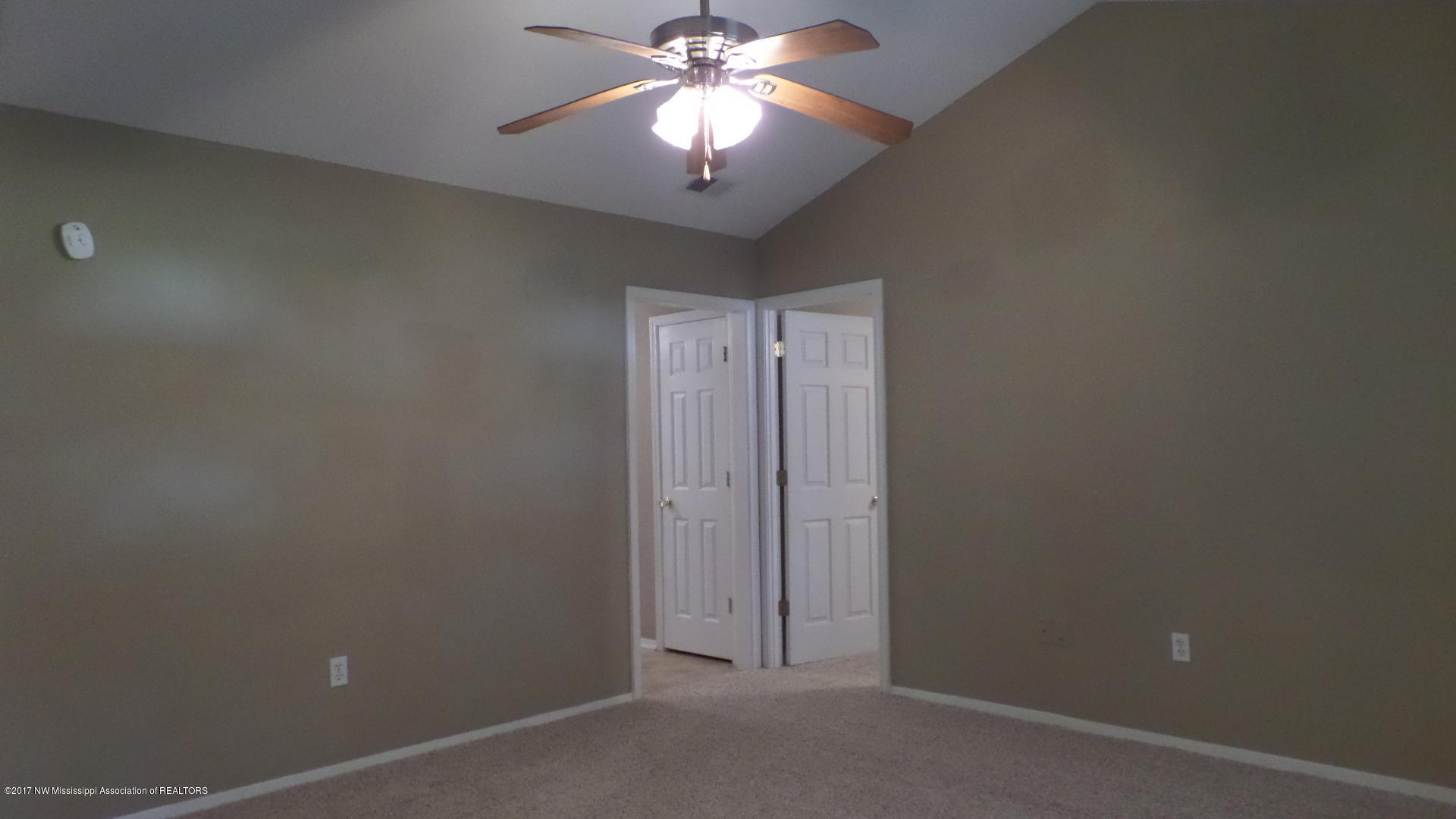 6305 Walnut Grove Road Horn Lake, MS 38637 - Photo 3 of 10 SAM_8774
