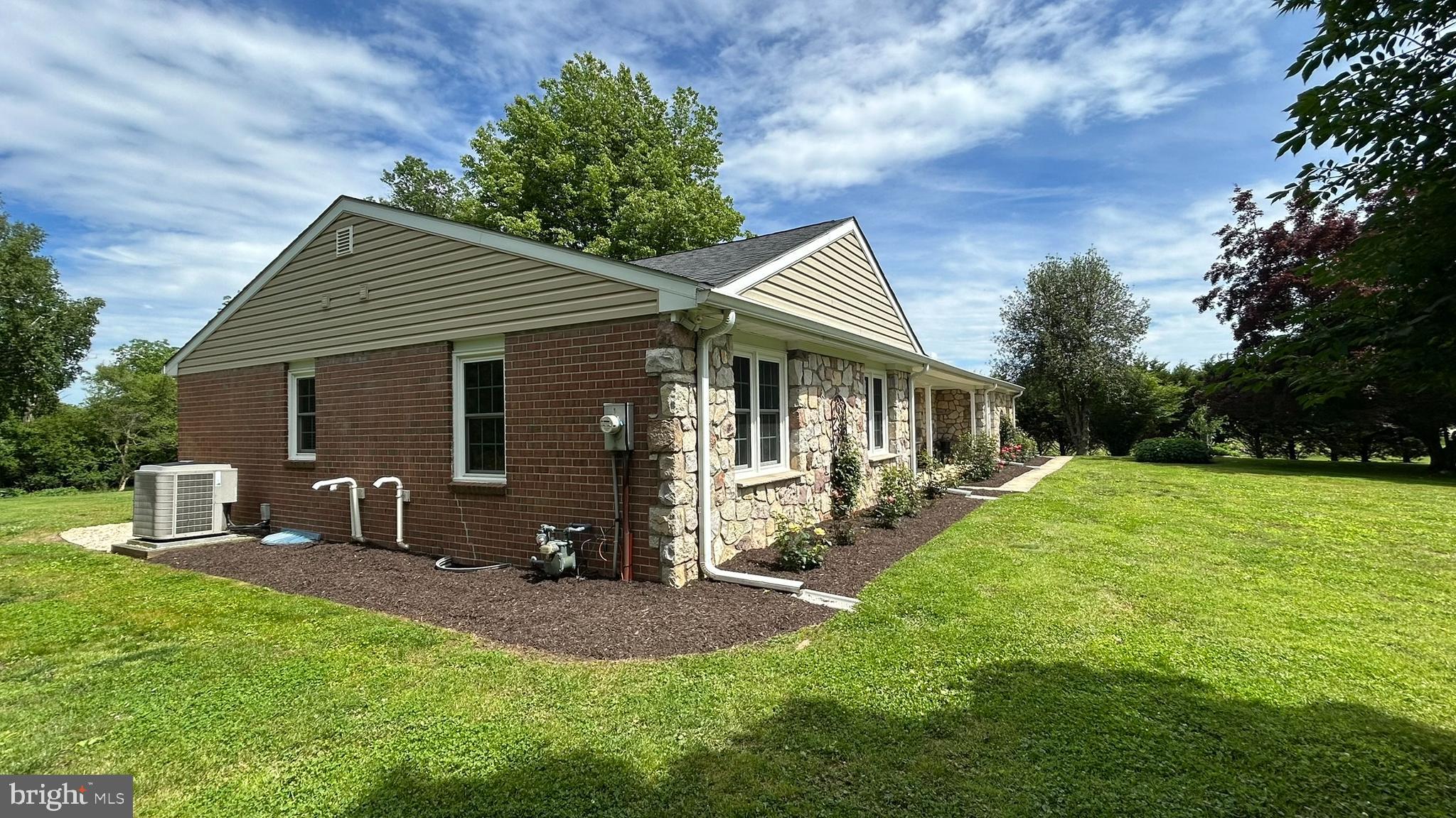 541 Cheyney Road Glen Mills, PA 19342 - Photo 3 of 44