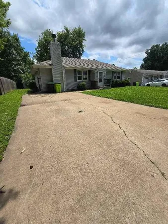 $169,900 | 109 East Joy Street, Harrisonville, MO 64701
