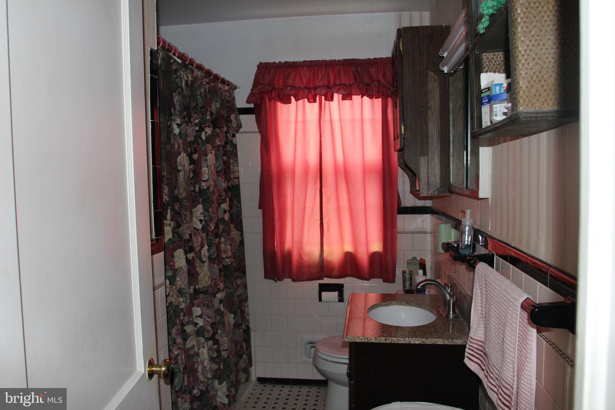 1918 Hillcrest Road Baltimore, MD 21207 - Photo 13 of 18 Full Bath Main Level