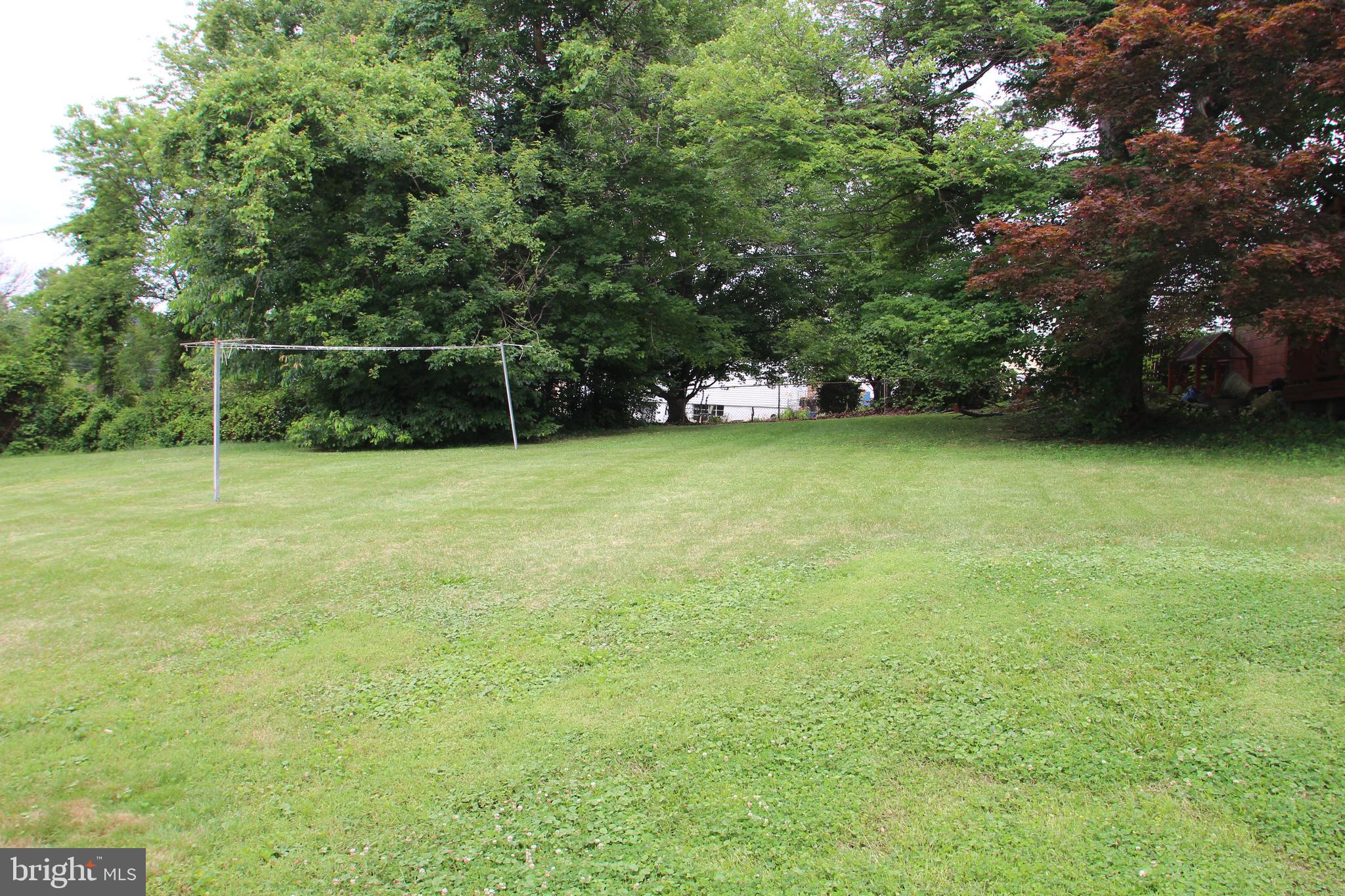 1918 Hillcrest Road Baltimore, MD 21207 - Photo 17 of 18 Large Private Rear Yard
