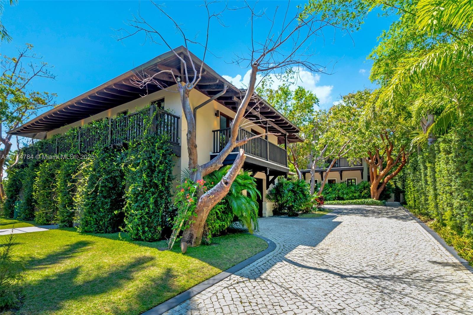 9 Harbor Point Key Biscayne, FL 33149 - Photo 30 of 88