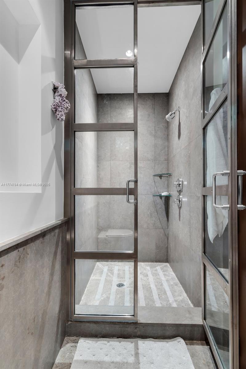 9 Harbor Point Key Biscayne, FL 33149 - Photo 44 of 88