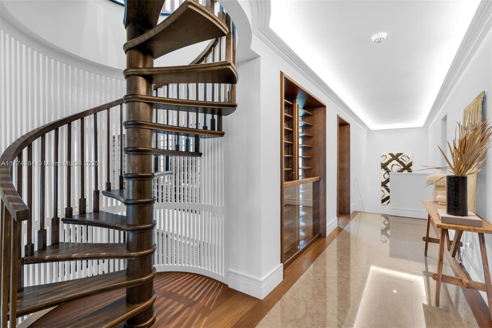 9 Harbor Point Key Biscayne, FL 33149 - Photo 74 of 88 a view of entryway with a front door