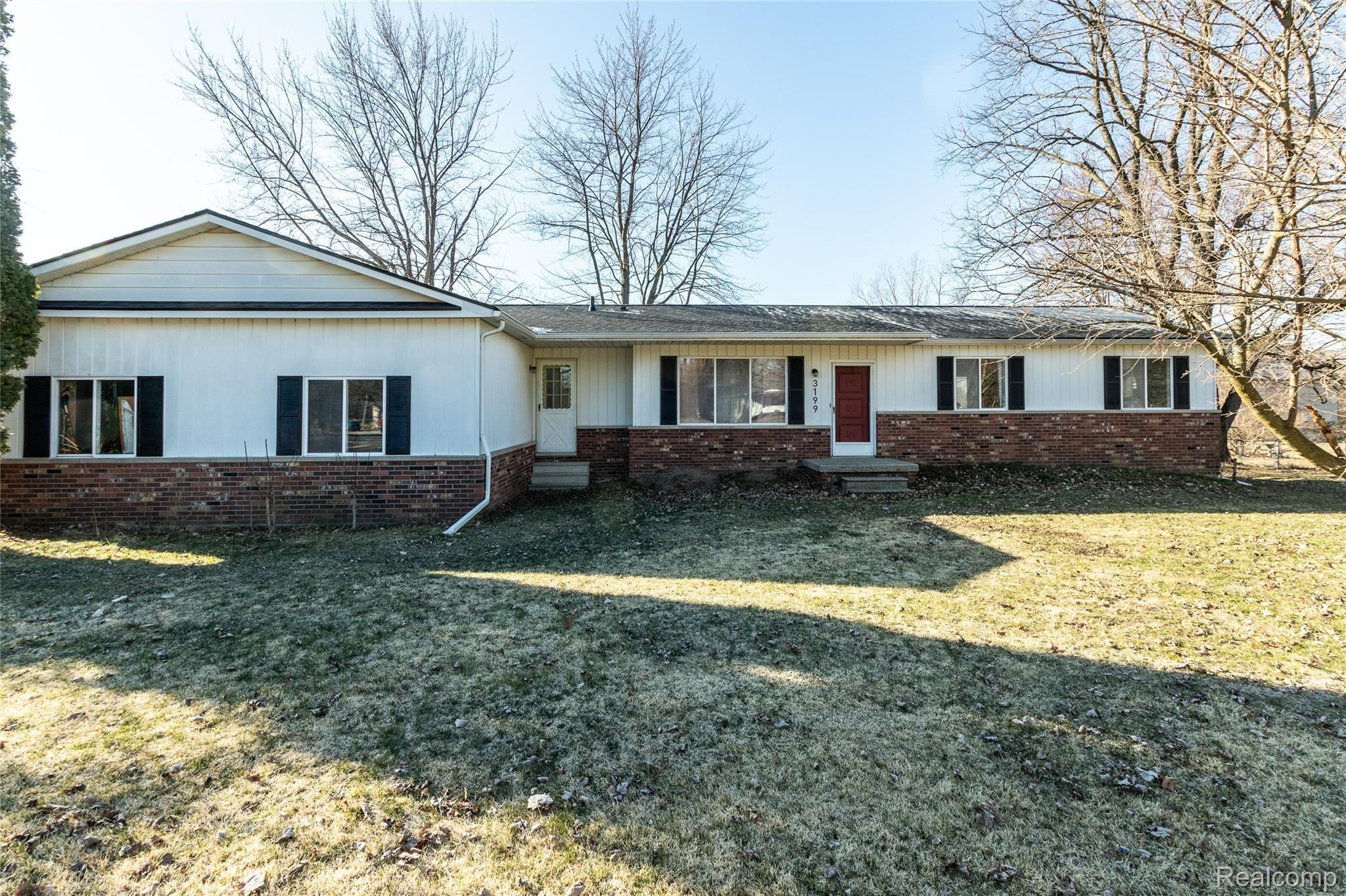 3199 Rolston Road Fenton, MI 48430 - Photo 1 of 44 20200322_3199 Rolston Rd_008.jpg