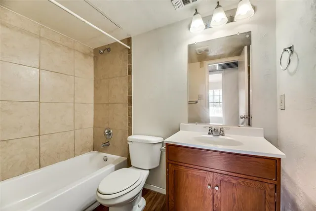 $925 | 106 East Cedar Street, Unit 12, Arlington, TX 76011