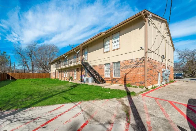 $925 | 106 East Cedar Street, Unit 12, Arlington, TX 76011