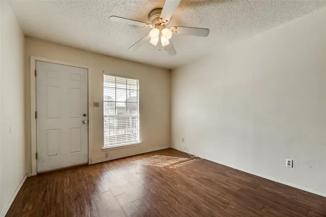 $925 | 106 East Cedar Street, Unit 12, Arlington, TX 76011
