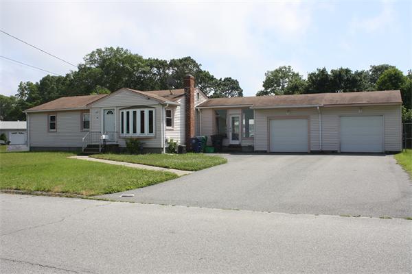 45 Julian Road Warwick, RI 02889 - Photo 2 of 17