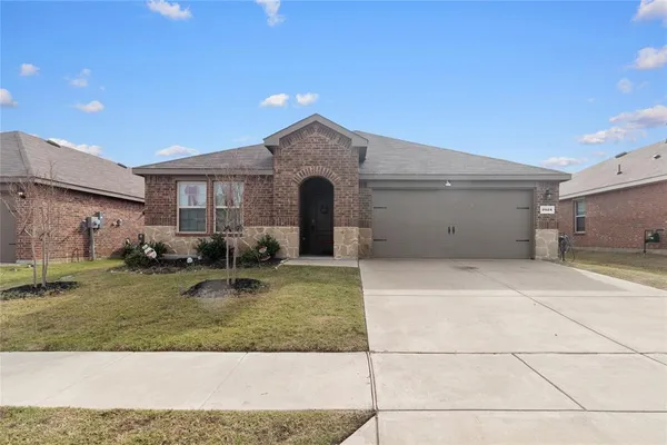 $304,898 | 2928 Roper Street, Royse City, TX 75189