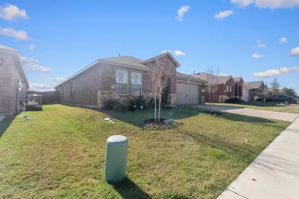 $304,898 | 2928 Roper Street, Royse City, TX 75189
