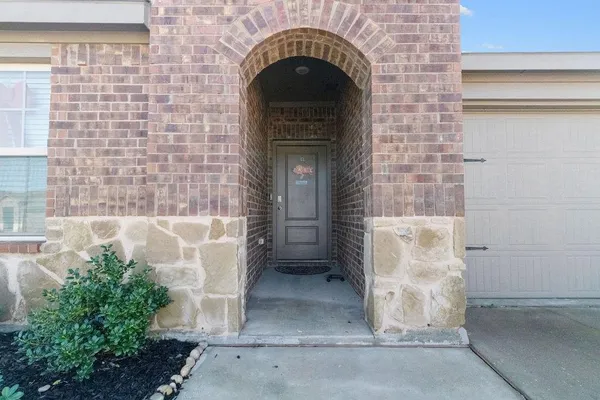 $304,898 | 2928 Roper Street, Royse City, TX 75189