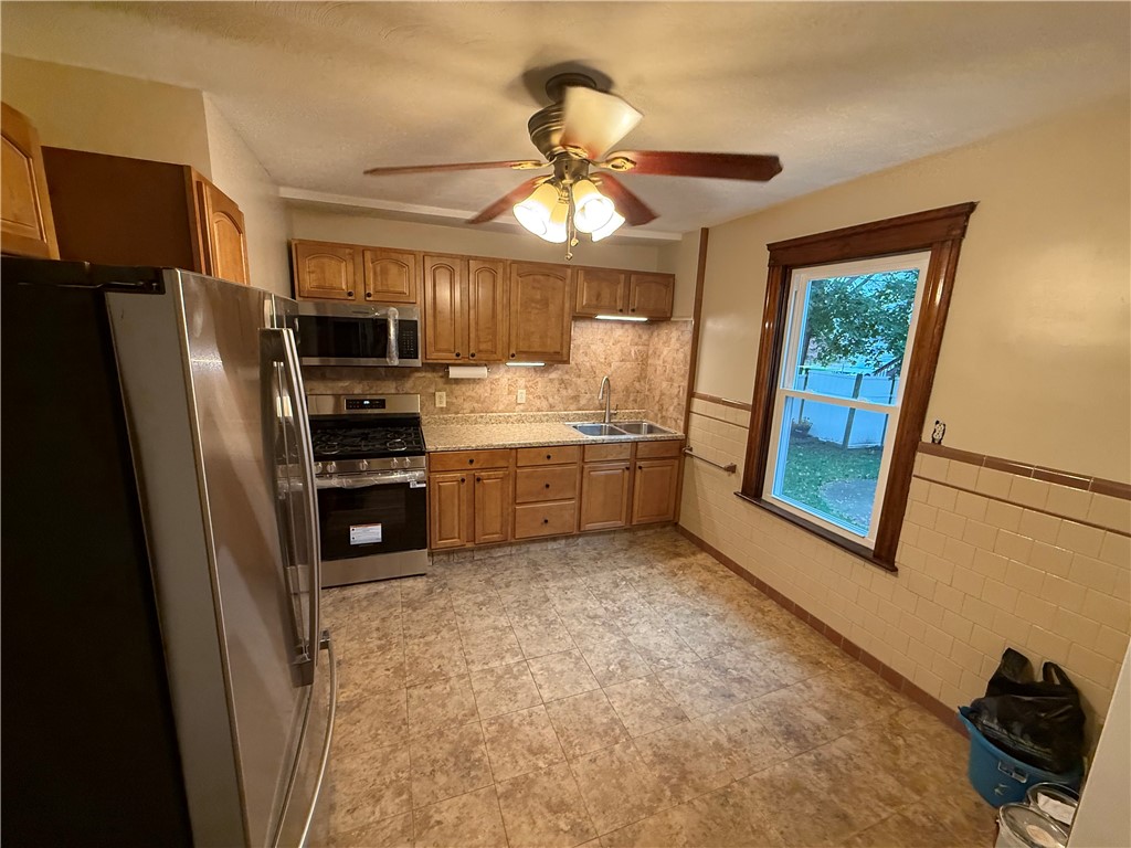 1 Drolet Avenue Pawtucket, RI 02861 - Photo 1 of 14