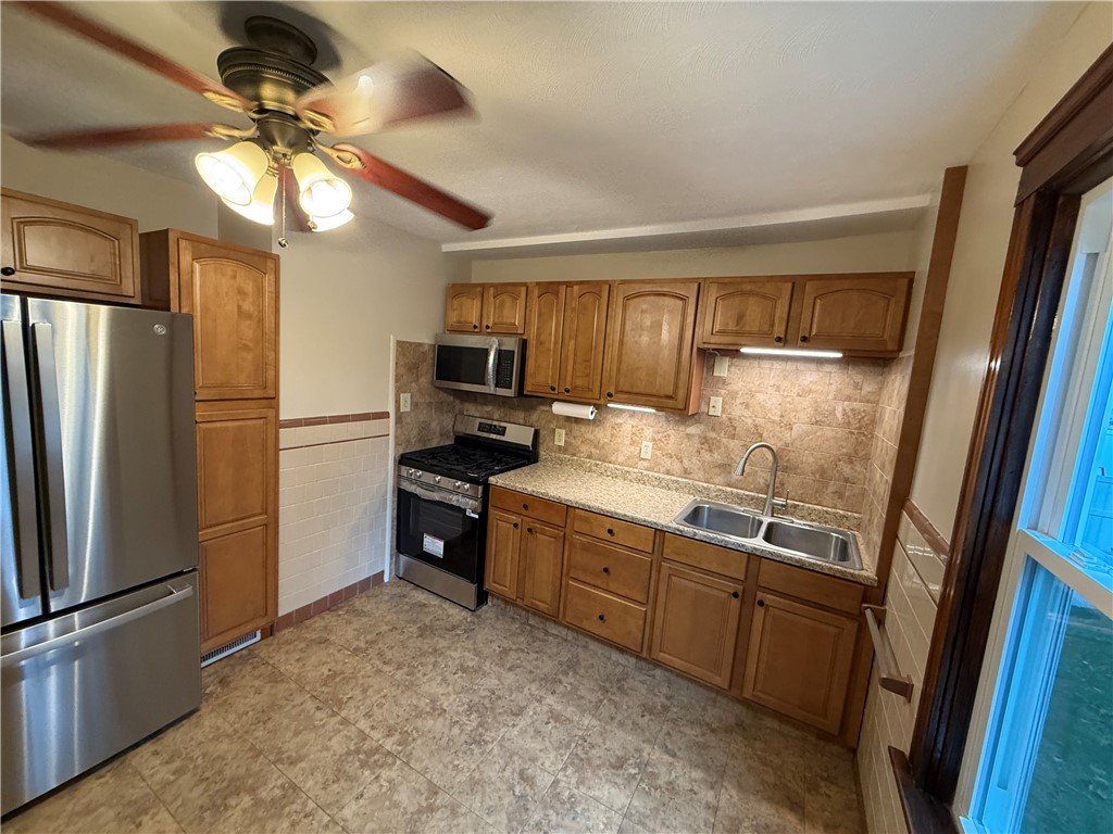 1 Drolet Avenue Pawtucket, RI 02861 - Photo 3 of 14