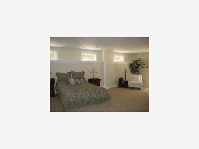 459 Chatham Road Burlingame, CA 94010 - Photo 5 of 8 Gallery Image 5