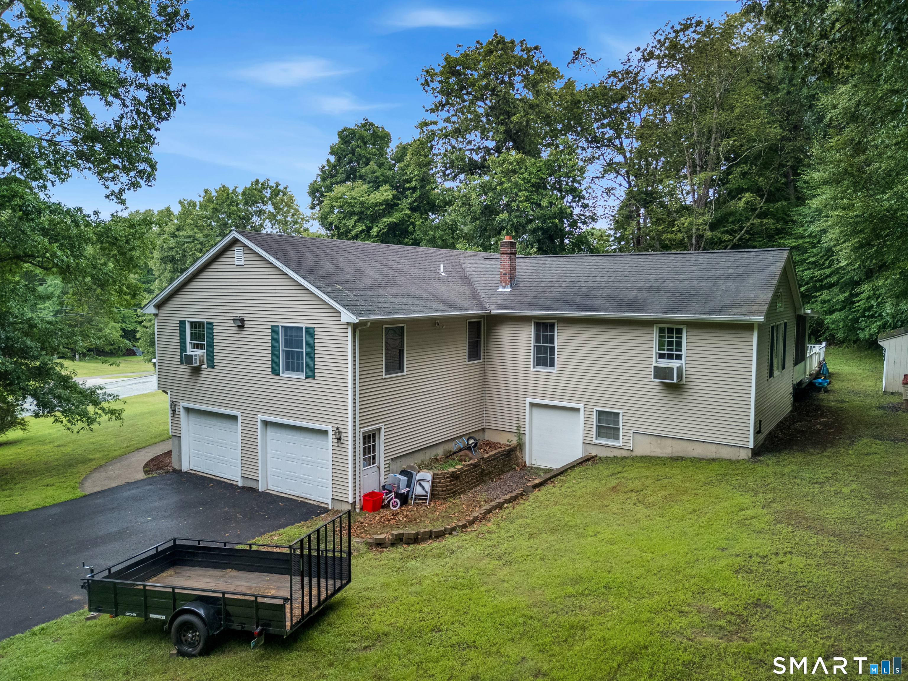 32 School House Road Preston, CT 06365 - Photo 3 of 30 Gallery Image 3