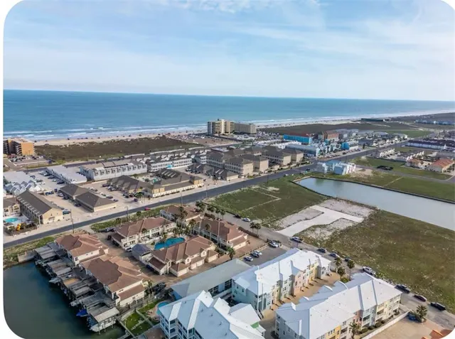 $1,750 | 14898 Granada Drive, Unit 4, Corpus Christi, TX 78418