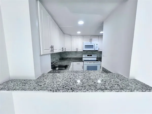 $2,040 | 2580 Northwest 56th Avenue, Unit 700409, Lauderhill, FL 33313