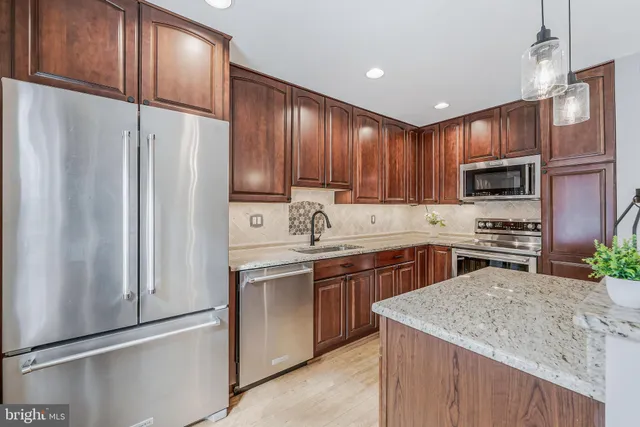 $740,000 | 6050 Heatherwood Drive, Alexandria, VA 22310