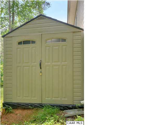 10 North Ridge Way Stanardsville, VA 22973 - Photo 25 of 25 This great shed conveys for storing your lawn and gardening or sports equipment.
