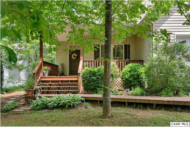10 North Ridge Way Stanardsville, VA 22973 - Photo 3 of 25 Notice the great deck walk way and the lattice work at the steps.