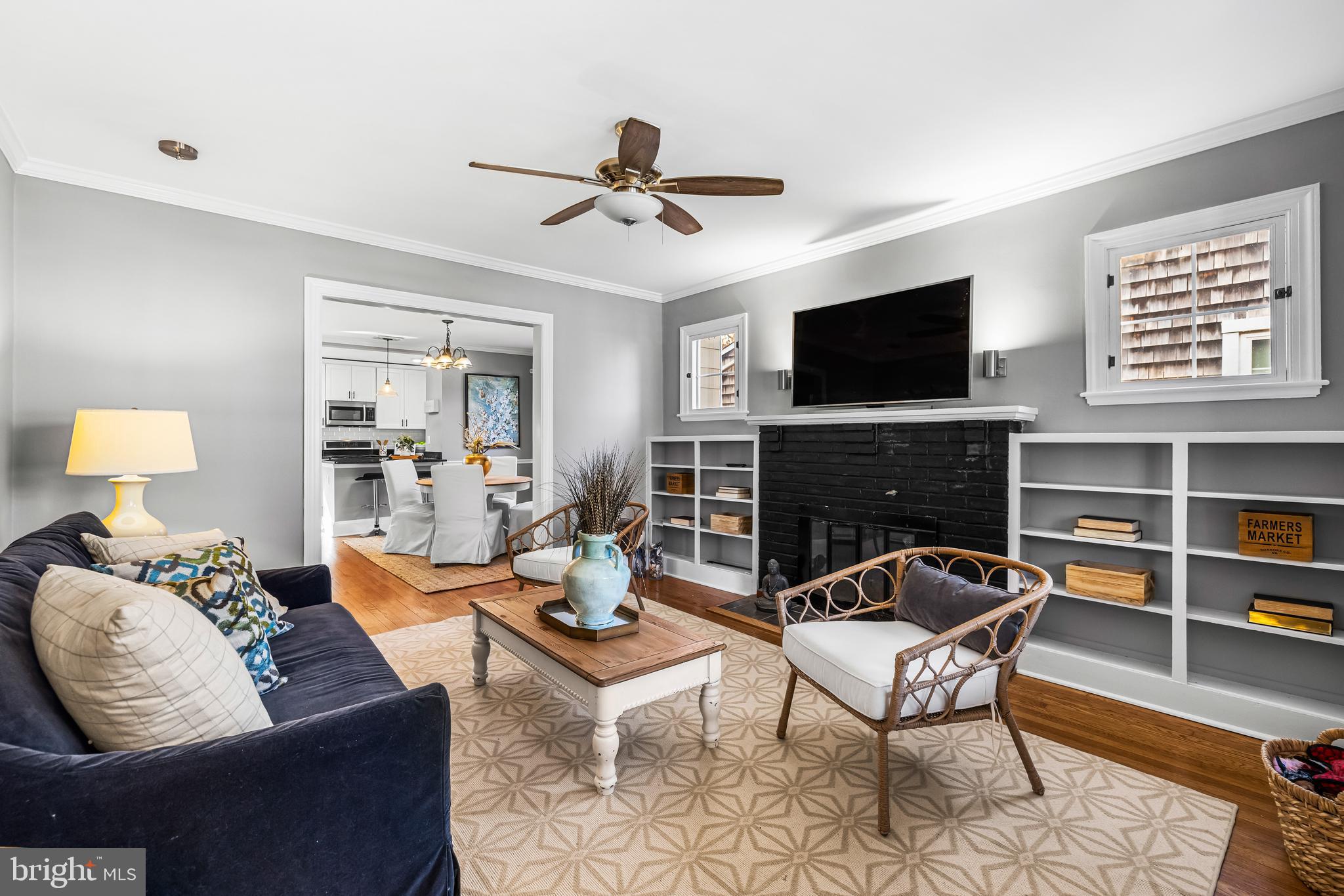 727 Dunkirk Road Baltimore, MD 21212 - Photo 3 of 49 Living room with wood burning fireplace