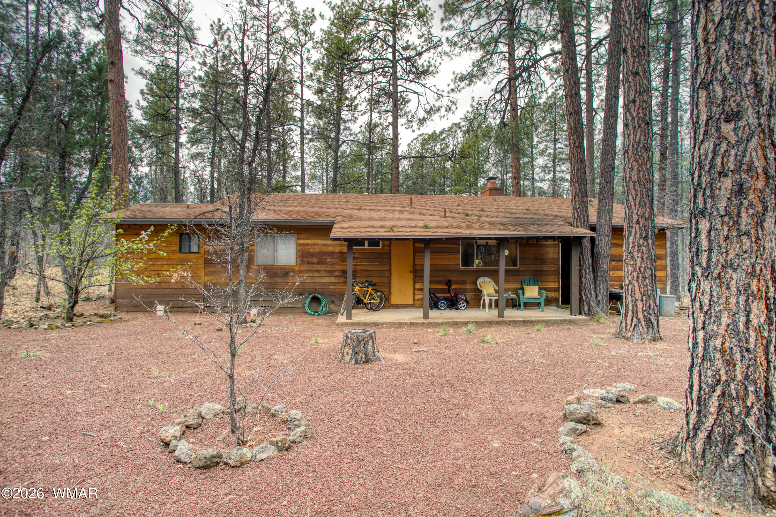 2899 Gooseberry Road Pinetop, AZ 85935 - Photo 16 of 17 Back yard, covered patio