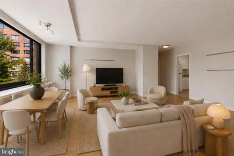 $220,000 | 1021 Arlington Boulevard, Unit 742, Arlington, VA 22209