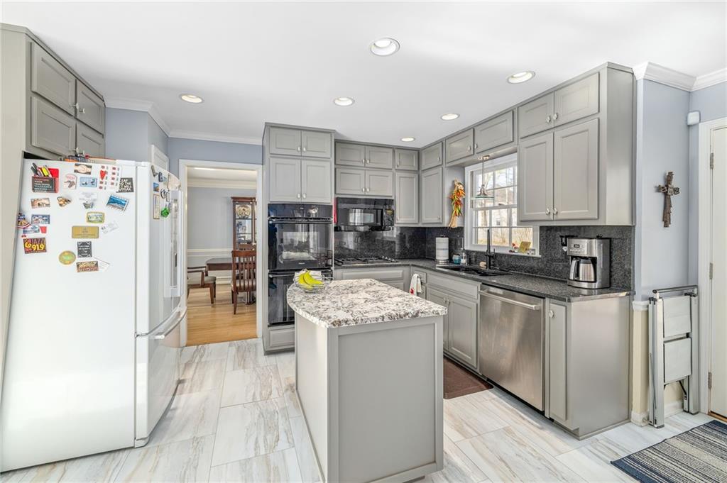 740 Birch Ridge Drive Roswell, GA 30076 - Photo 12 of 34