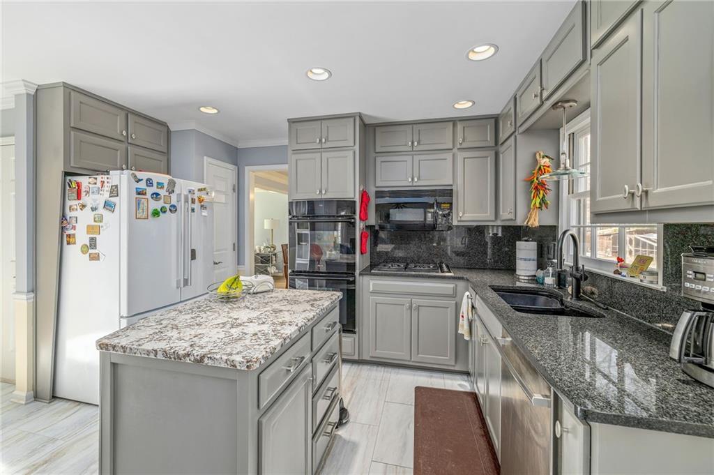 740 Birch Ridge Drive Roswell, GA 30076 - Photo 13 of 34