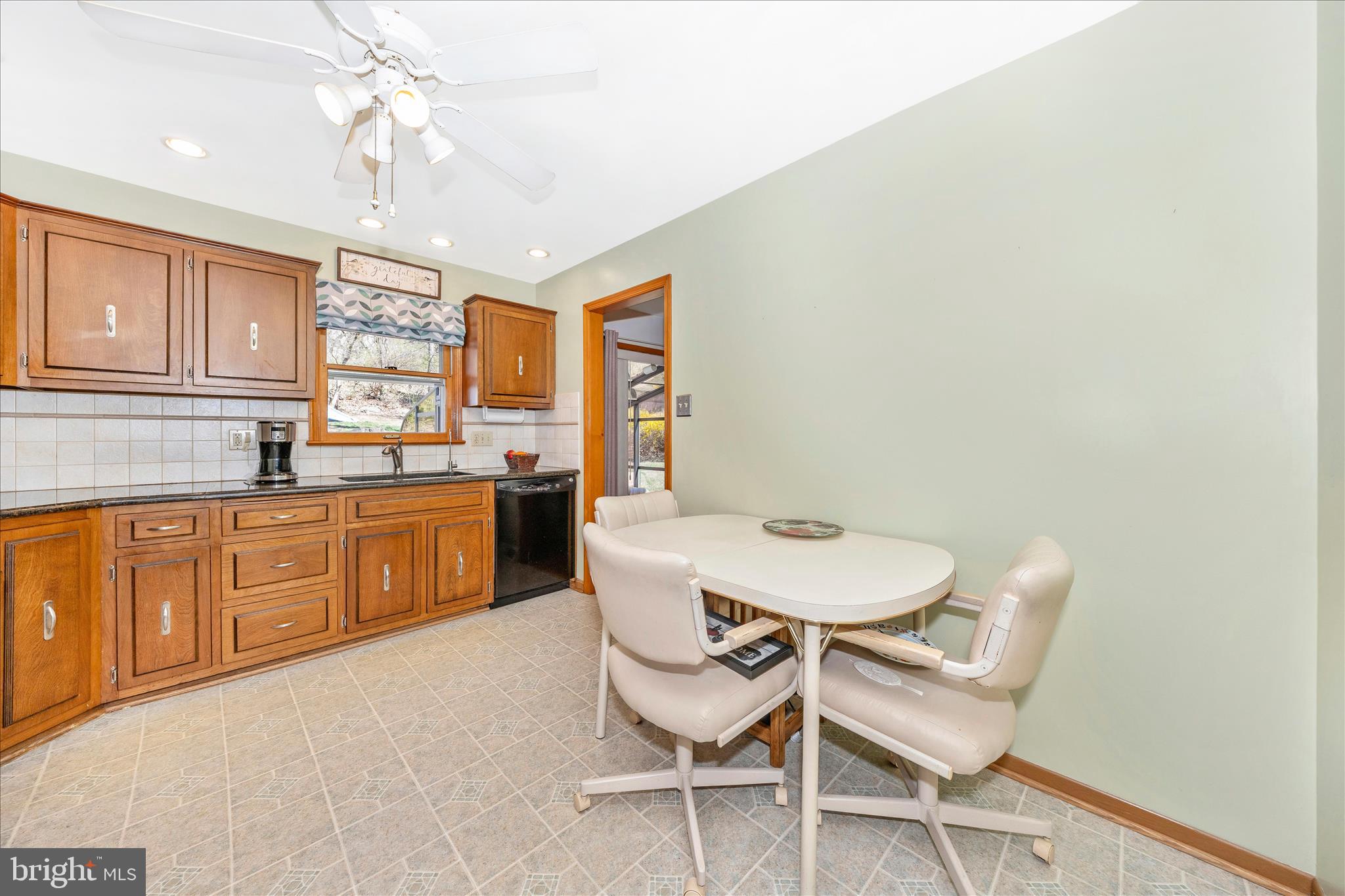 4614 Pinewood Trail Middletown, MD 21769 - Photo 13 of 71 Kitchen
