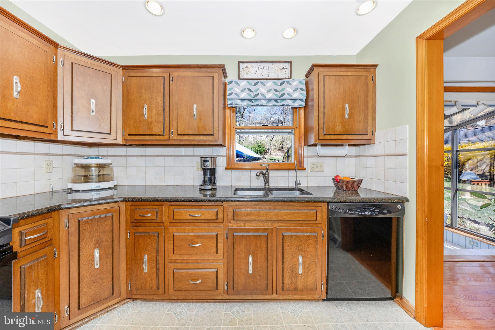 4614 Pinewood Trail Middletown, MD 21769 - Photo 16 of 71 Kitchen