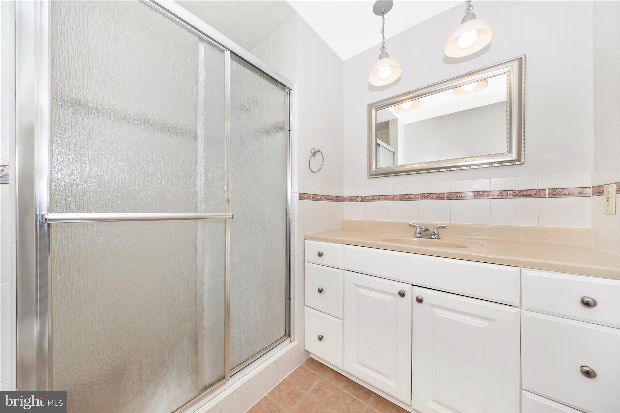 4614 Pinewood Trail Middletown, MD 21769 - Photo 27 of 71 Hall Bathroom