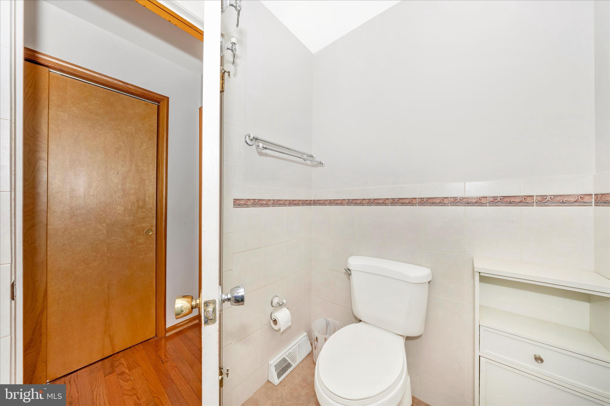 4614 Pinewood Trail Middletown, MD 21769 - Photo 28 of 71 Hall Bathroom