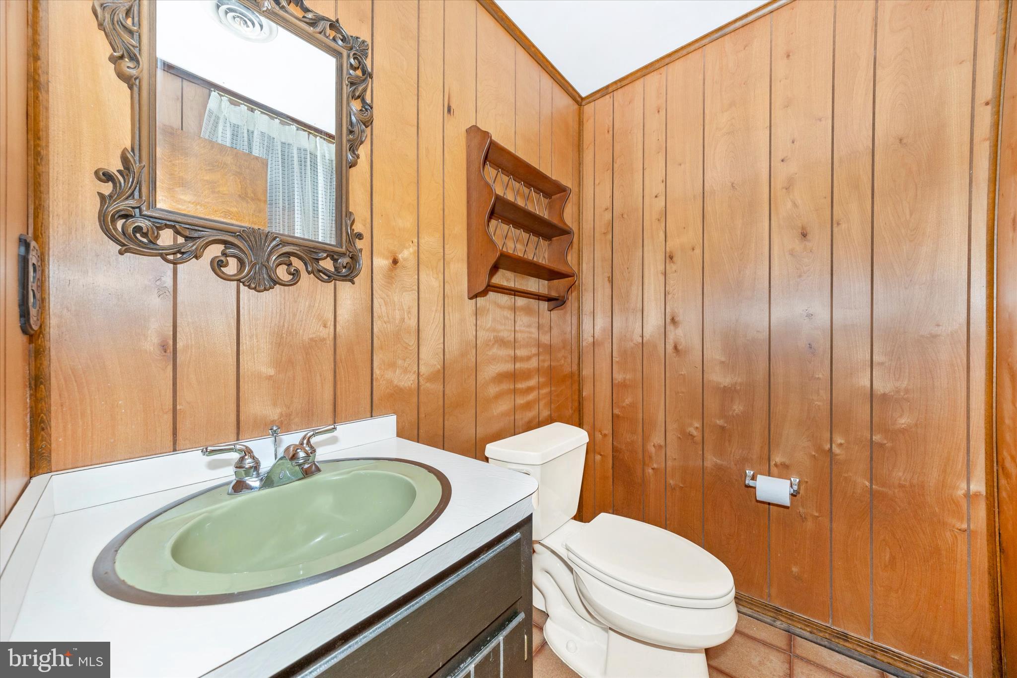 4614 Pinewood Trail Middletown, MD 21769 - Photo 36 of 71 Half Bathroom