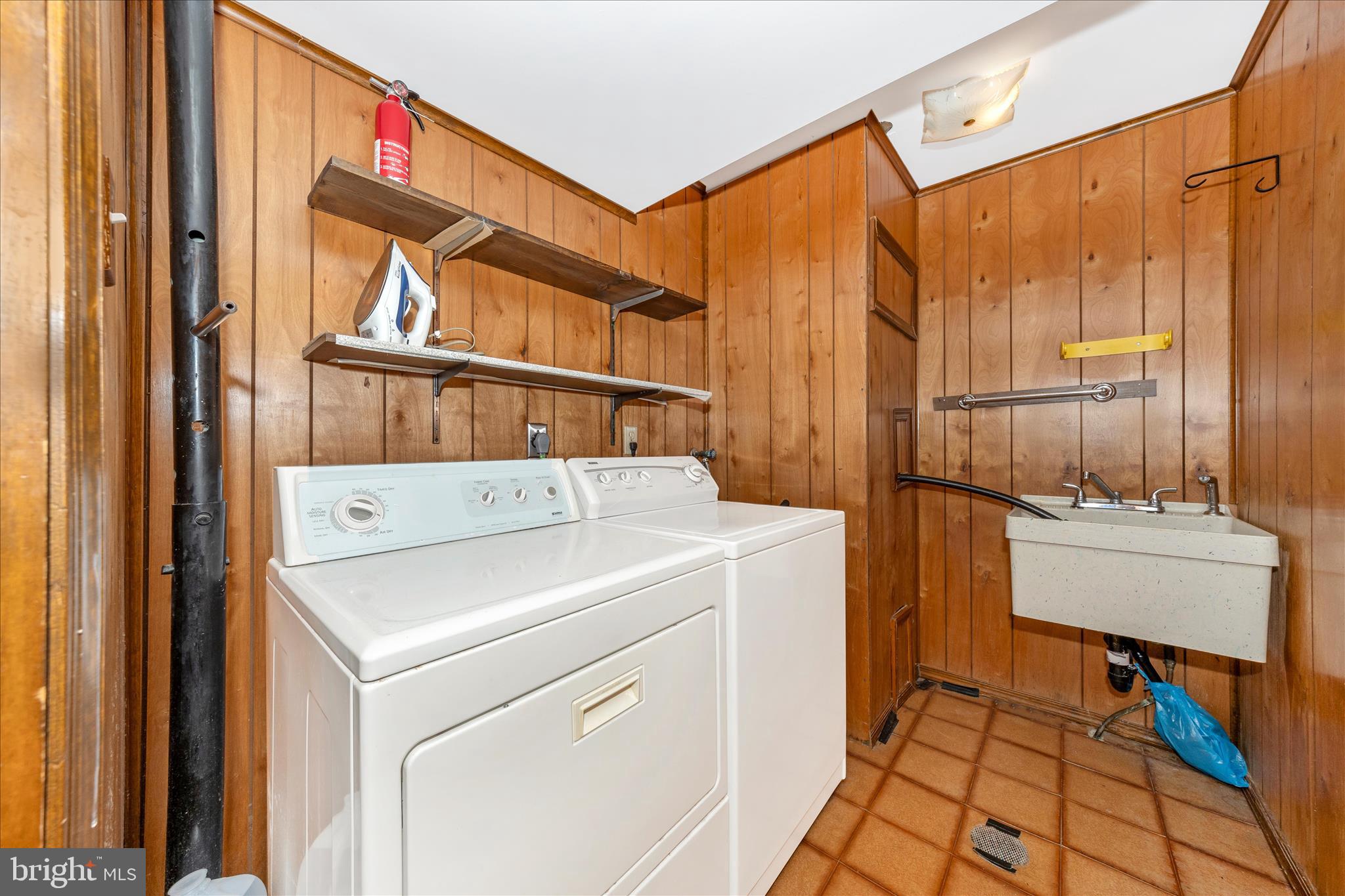 4614 Pinewood Trail Middletown, MD 21769 - Photo 37 of 71 Laundry Room