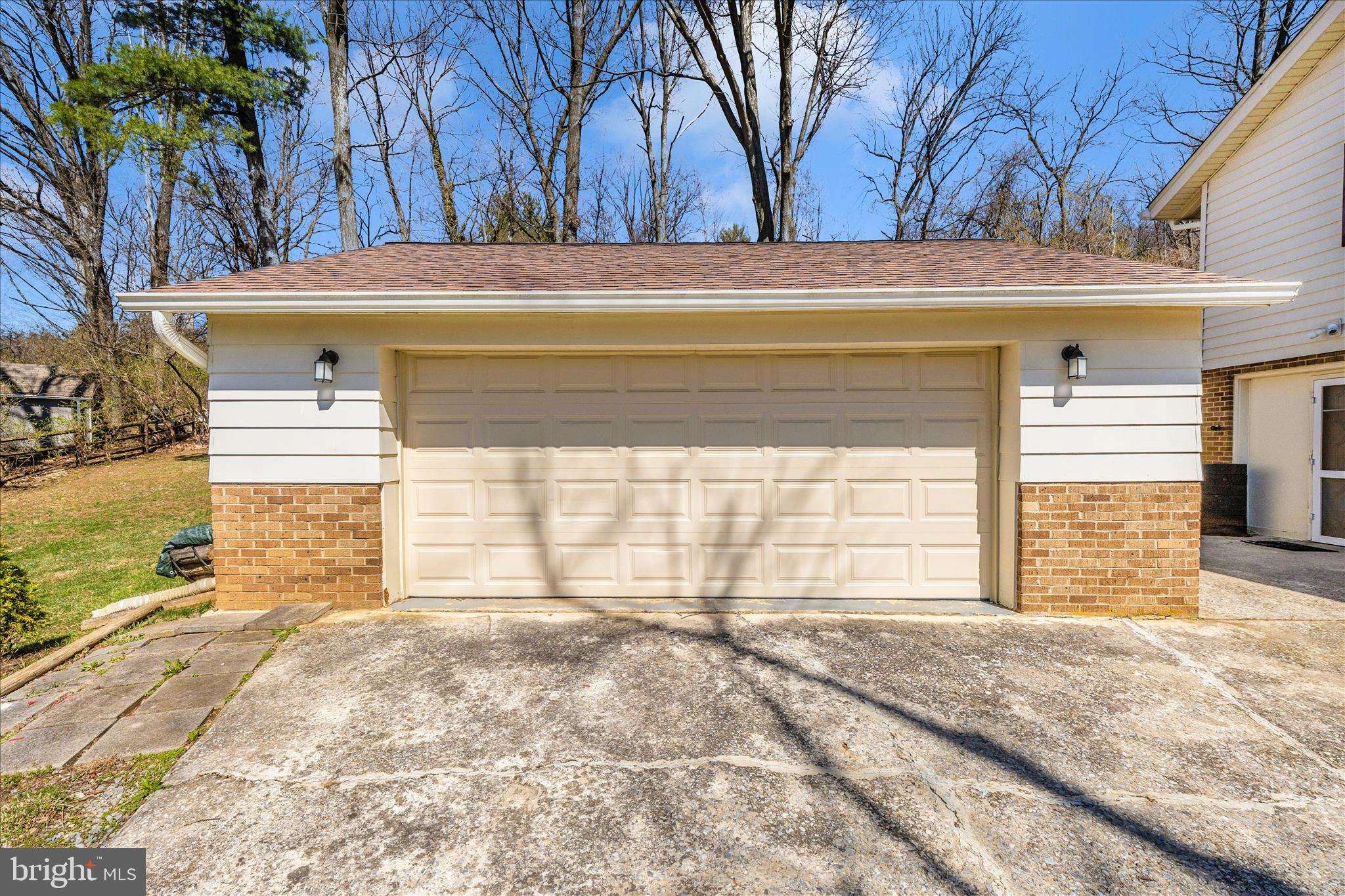 4614 Pinewood Trail Middletown, MD 21769 - Photo 44 of 71 Garage