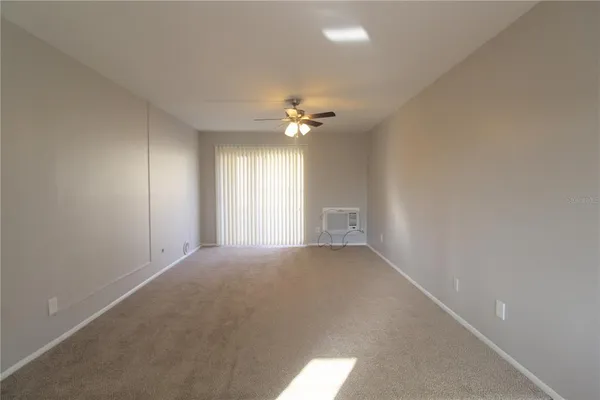 $1,300 | 3001 Bee Ridge Road, Unit 223, Sarasota, FL 34239