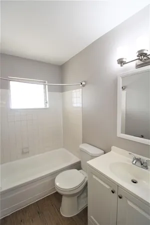 $1,300 | 3001 Bee Ridge Road, Unit 223, Sarasota, FL 34239