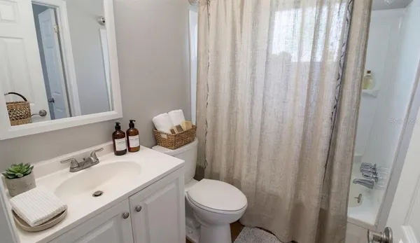 $1,200 | 3001 Bee Ridge Road, Unit 223, Sarasota, FL 34239