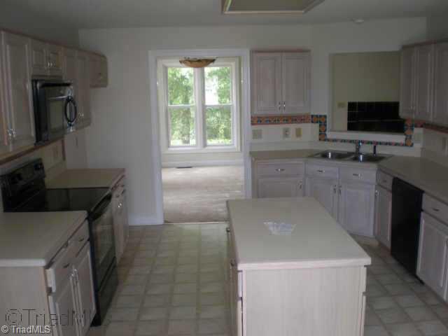 1608 Lakeland Point High Point, NC 27265 - Photo 2 of 9 Other. Kitchen
