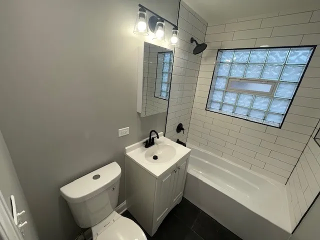 $1,850 | 417 Hickory Street, Unit 2, Chicago Heights, IL 60411