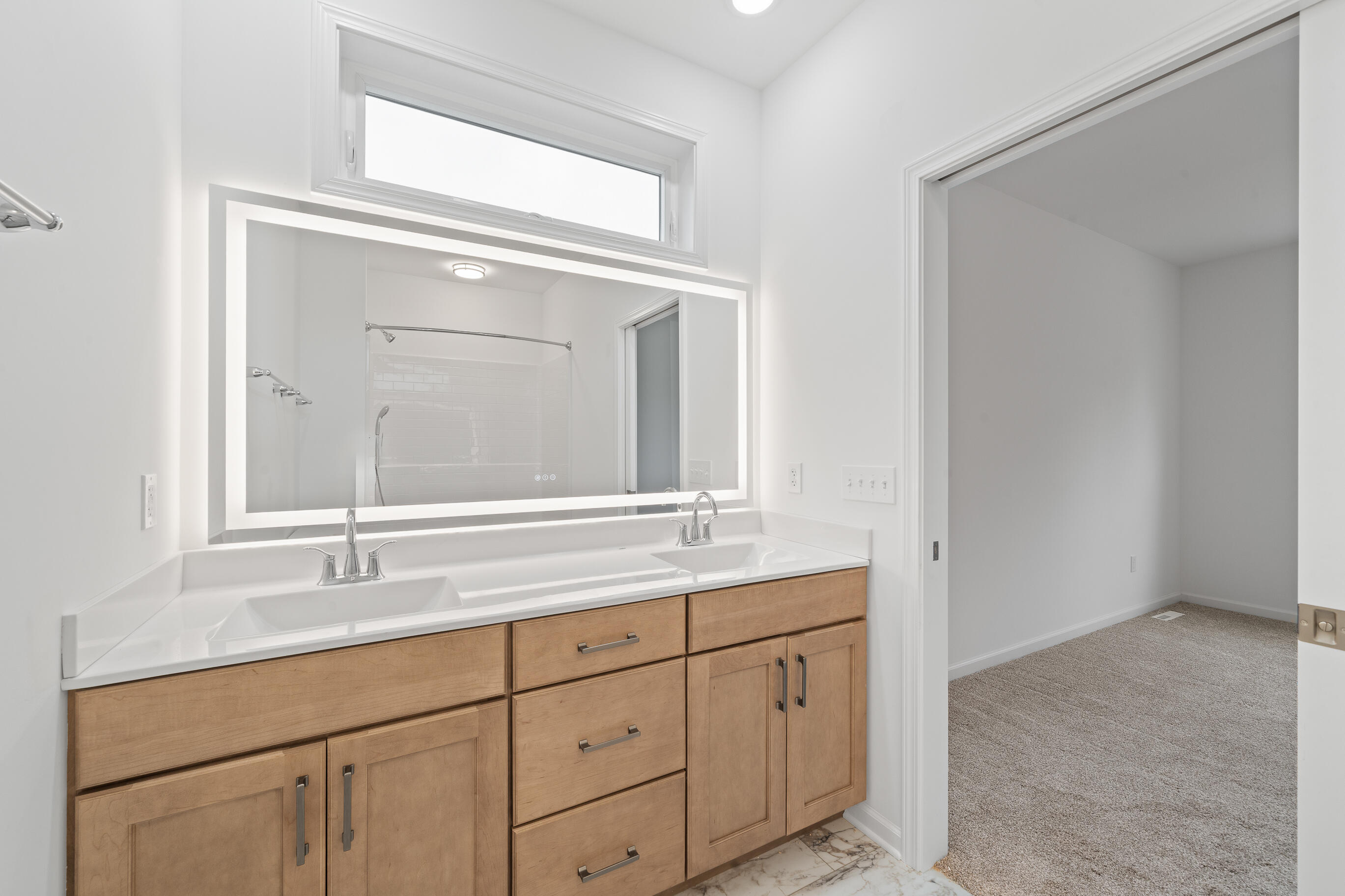 1575 Meadowview Court Whitewater, WI 53190 - Photo 11 of 20 Primary Bathroom