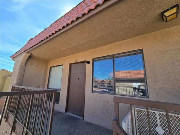 $1,000 | 4300 North Lamont Street, Unit 201, Las Vegas, NV 89115