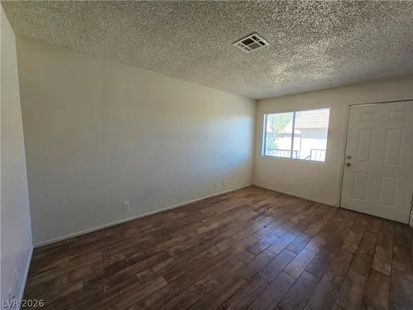$1,000 | 4300 North Lamont Street, Unit 201, Las Vegas, NV 89115
