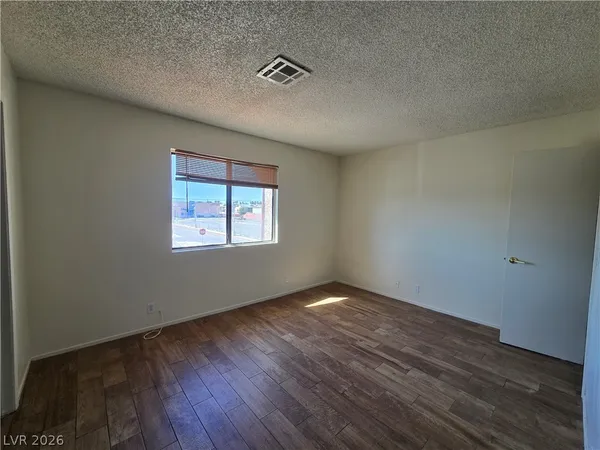$1,000 | 4300 North Lamont Street, Unit 201, Las Vegas, NV 89115