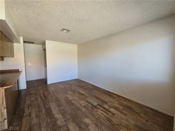 $1,000 | 4300 North Lamont Street, Unit 201, Las Vegas, NV 89115